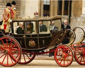PRESIDENTIAL ROYAL HORSE DRAWN CARRIAGE