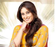 BOLLYWOOD ACTRESS KAREENA KAPOOR PUNJABI SUIT