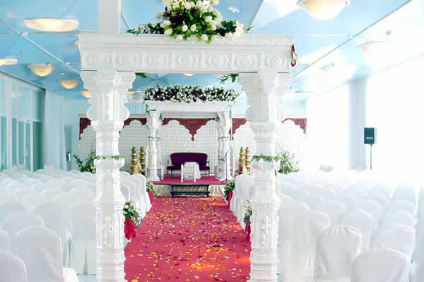CARVED MANDAP PILLERS
