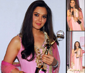 BOLLYWOOD PREITY ZINTA GR8 WOMEN AWARDS SUIT
