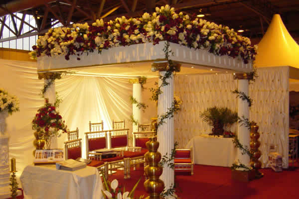 FRILLED WEDDING BACKDROP